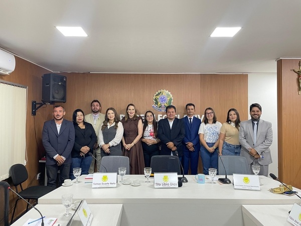 Prefeita Denise Bayma e secretária da Mulher participam de sessão alusiva ao Agosto Lilás