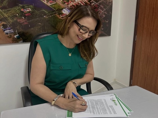 Educação em pauta: prefeita Denise Bayma sanciona lei que assegura novos avanços para o ensino em Bom Jesus