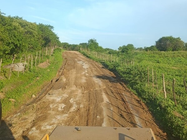 Prefeitura intensifica recuperação de trechos danificados pelas chuvas na zona rural de Bom Jesus