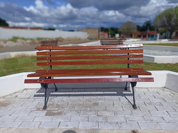 Praça Prefeito José de Brito Irmão entra na fase final de requalificação e já transforma todo o ambiente