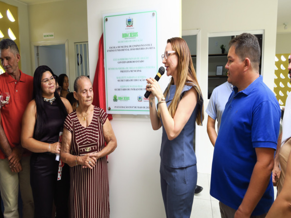 Mais Transformação: Prefeita Denise Bayma entrega Escola João Braúna no Distrito São José